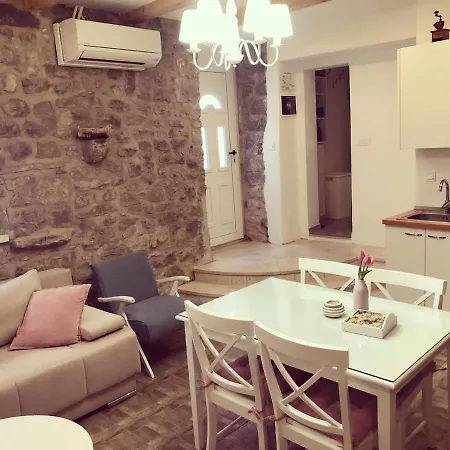 Apartment Luka Kastela