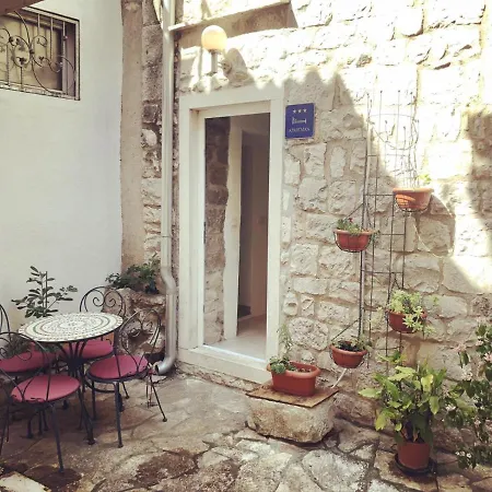 Luka Apartament Kaštela