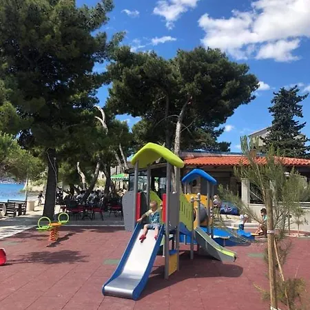 Luka * Kaštela