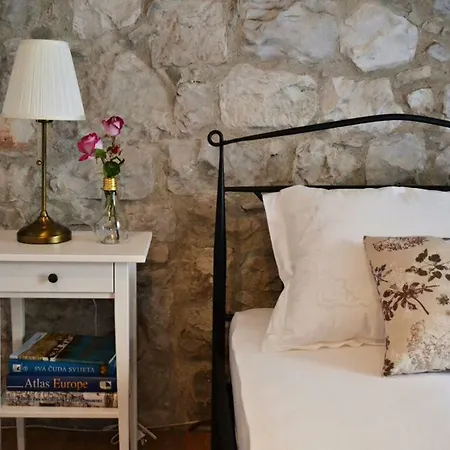 Apartment Luka Kastela
